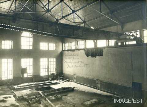 Salle des machines vide à la mine d'Amermont (Bouligny)